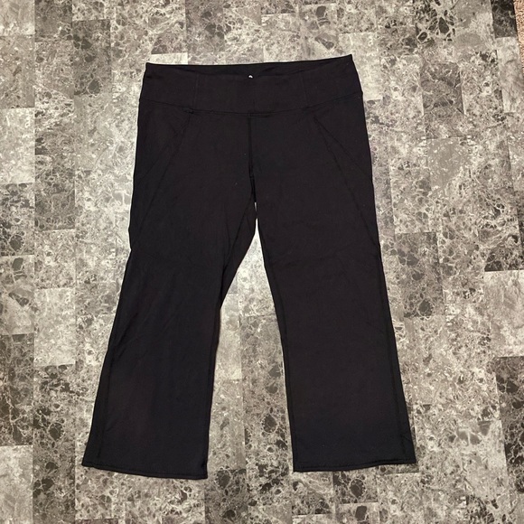 Athleta Pants - Athleta crop leggings